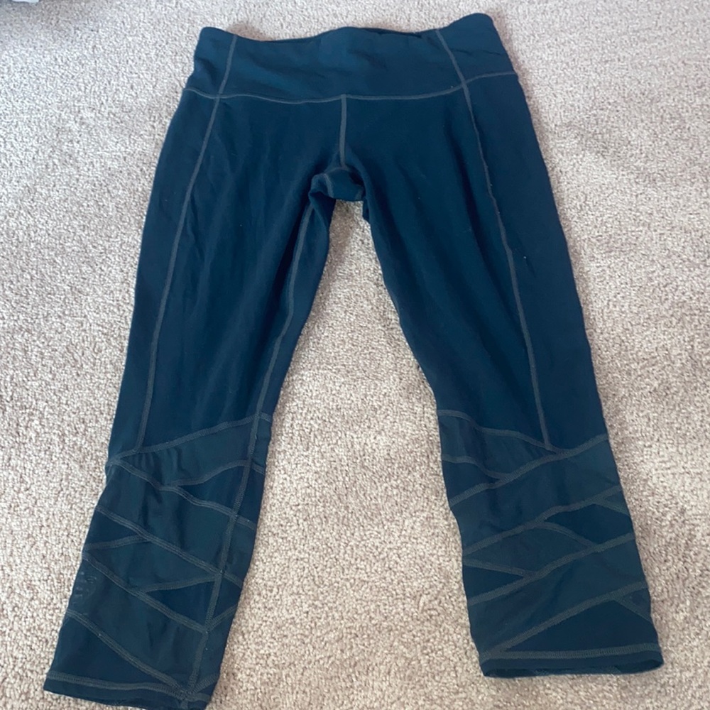 ATHLETA women’s medium green mesh leggings